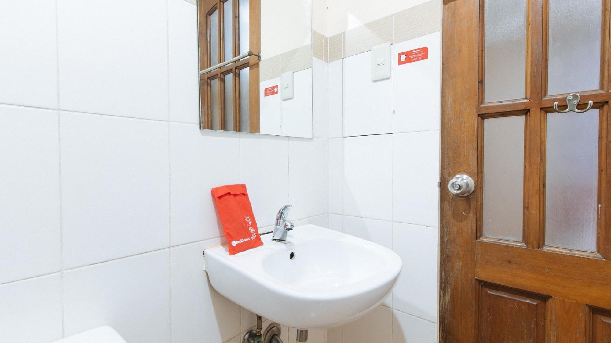 Reddoorz At Dbuilders Rooms Ph2 Taguig Exterior foto