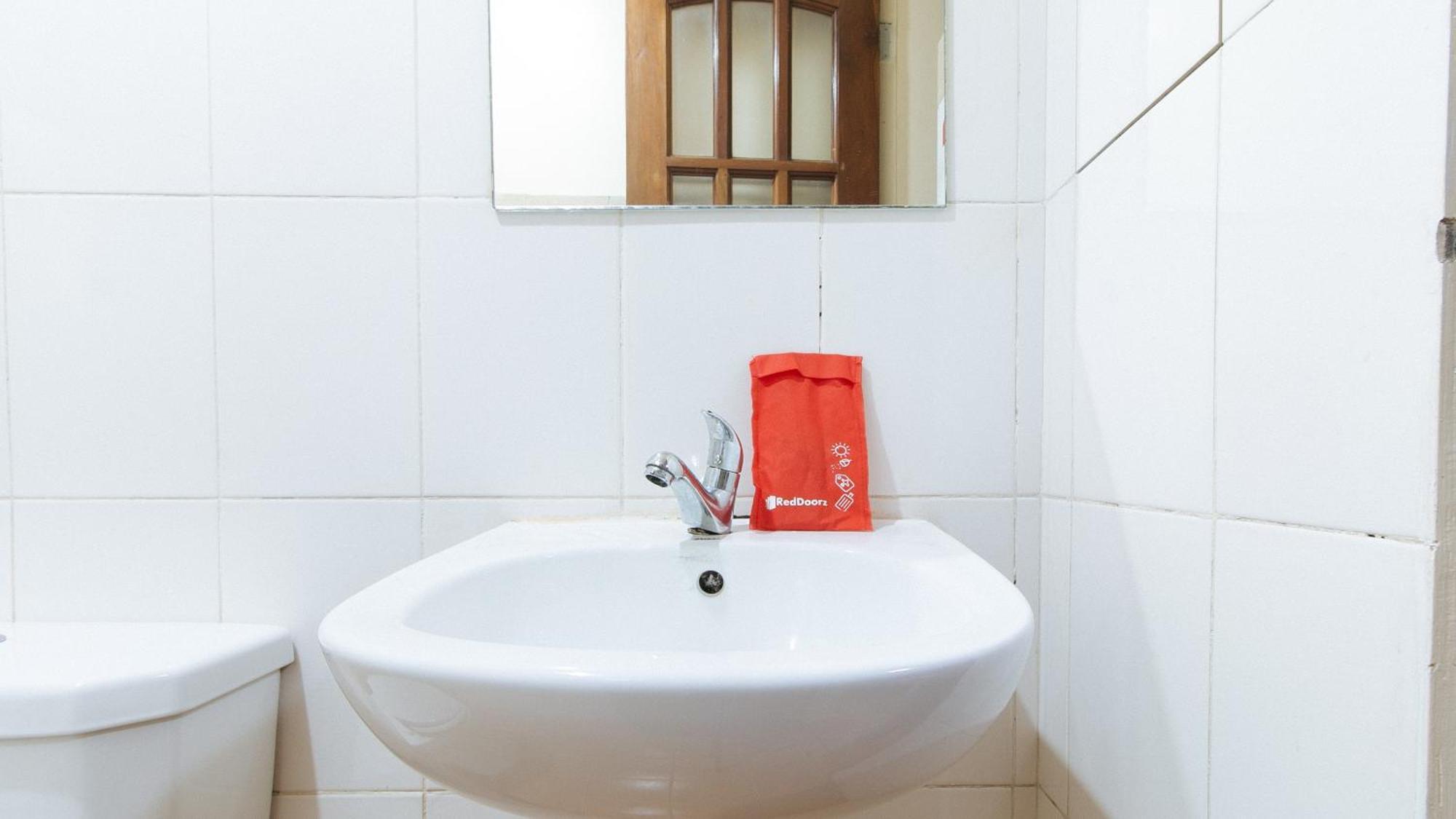 Reddoorz At Dbuilders Rooms Ph2 Taguig Exterior foto