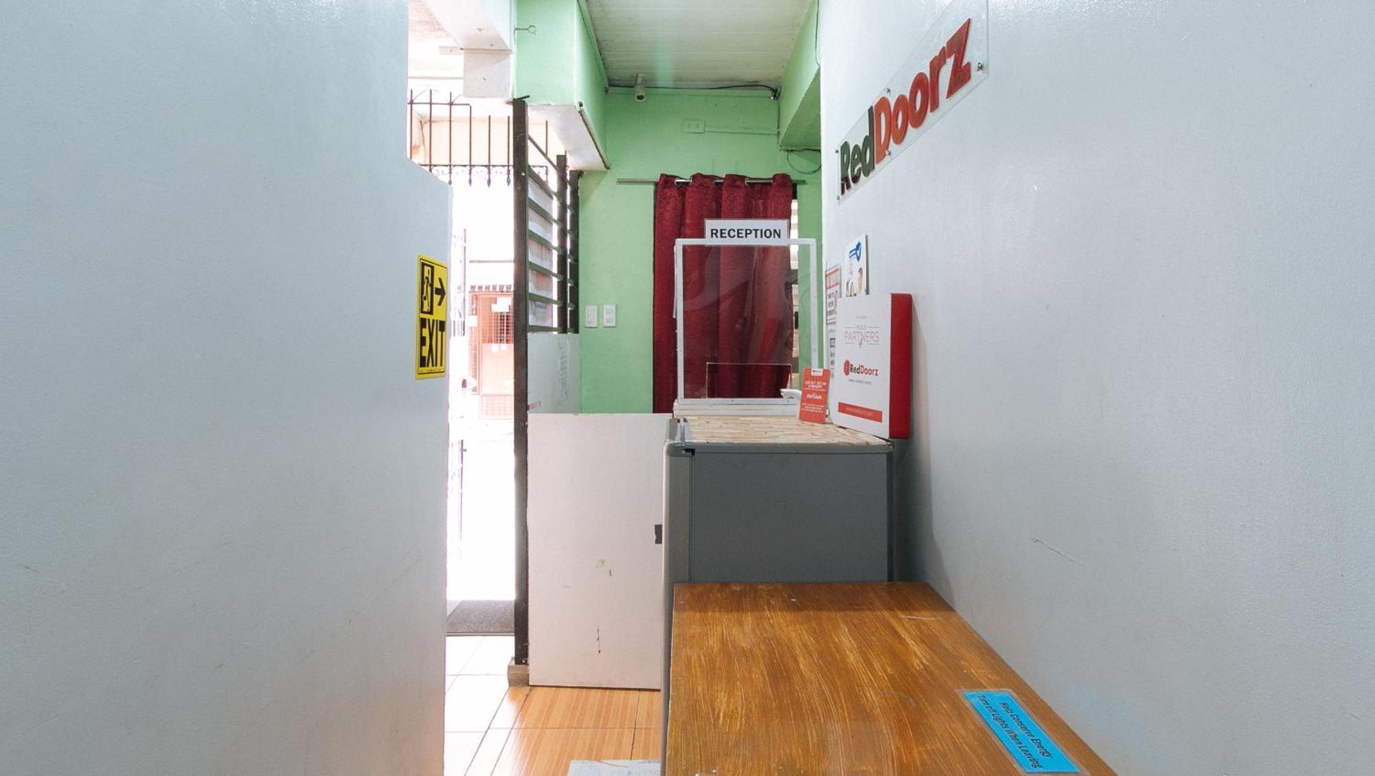 Reddoorz At Dbuilders Rooms Ph2 Taguig Exterior foto