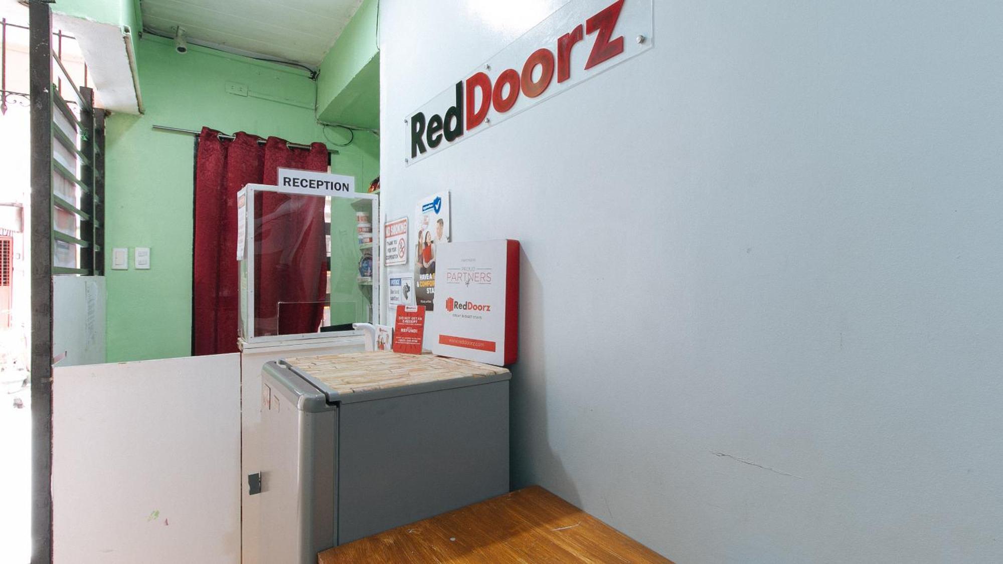 Reddoorz At Dbuilders Rooms Ph2 Taguig Exterior foto